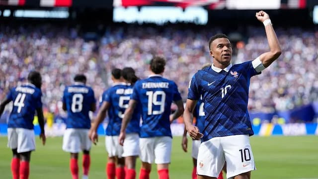 Mbappé histórico: passa Messi e Fontaine e torna-se o melhor marcador de França