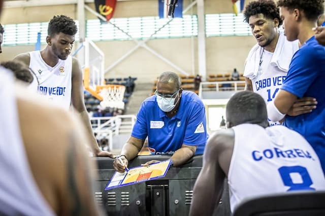 Cabo Verde joga esta terça feira contra Tunísia na discussão de um lugar nos quartos de final do Afrobasket
