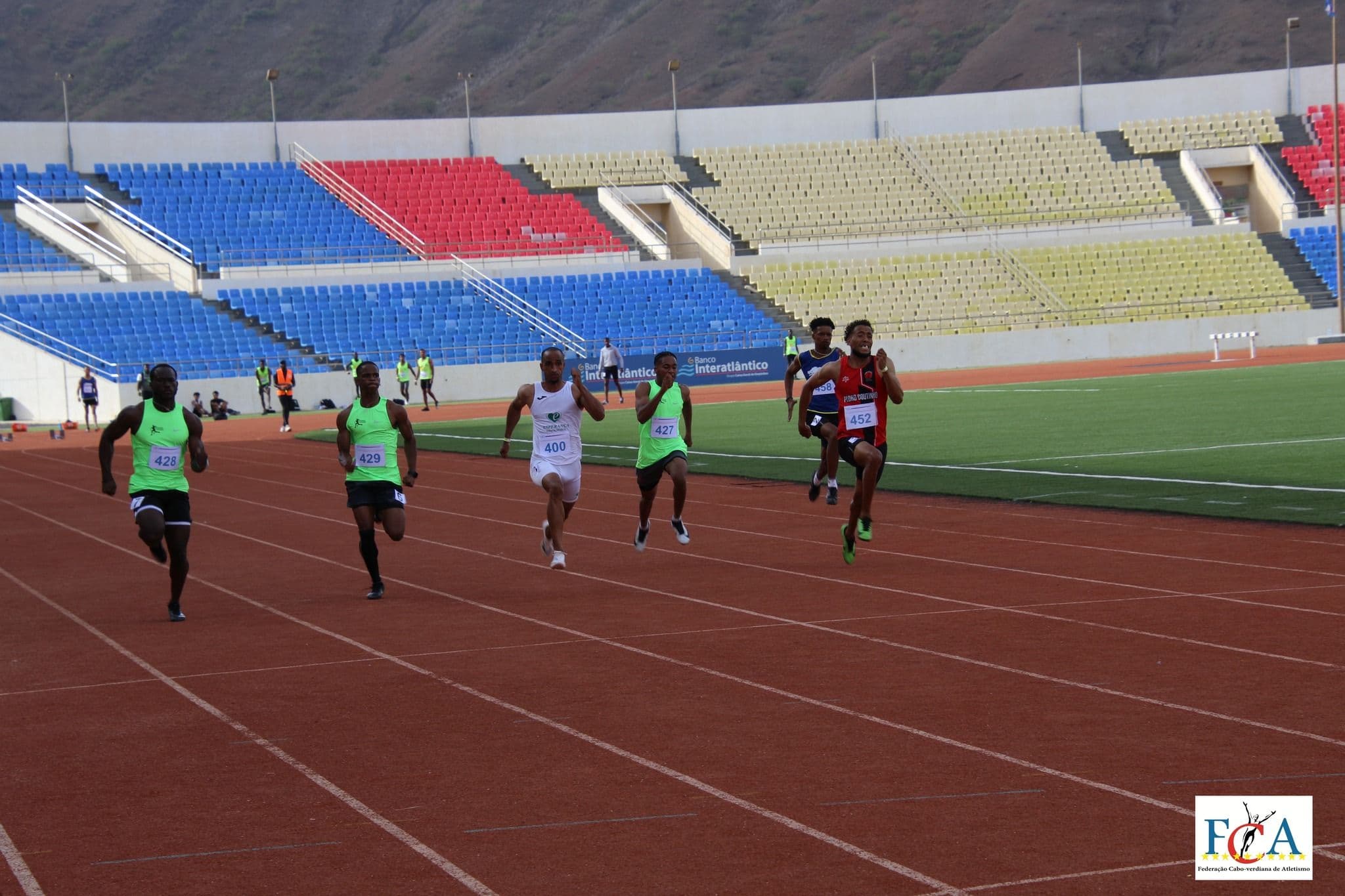 Nacionais de Atletismo prosseguem este Sábado na Estádio Nacional