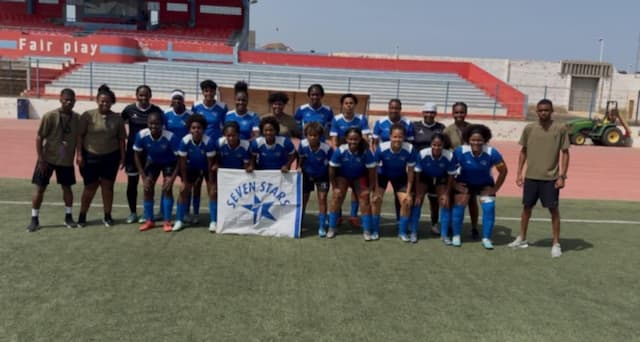 Seven Stars  ou Black Panthers uma delas levanta a taça do Campeonato Nacional futebol feminino hoje