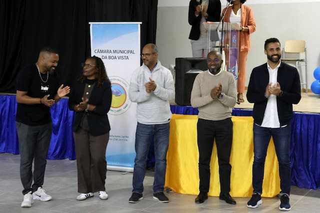 Governo garante financiamento para novo campo de treinos na Boa Vista