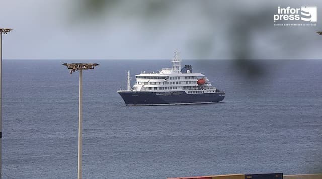 Surto em Cruzeiro: Navio Hondius segue para Tenerife após cumprimento de protocolos sanitários