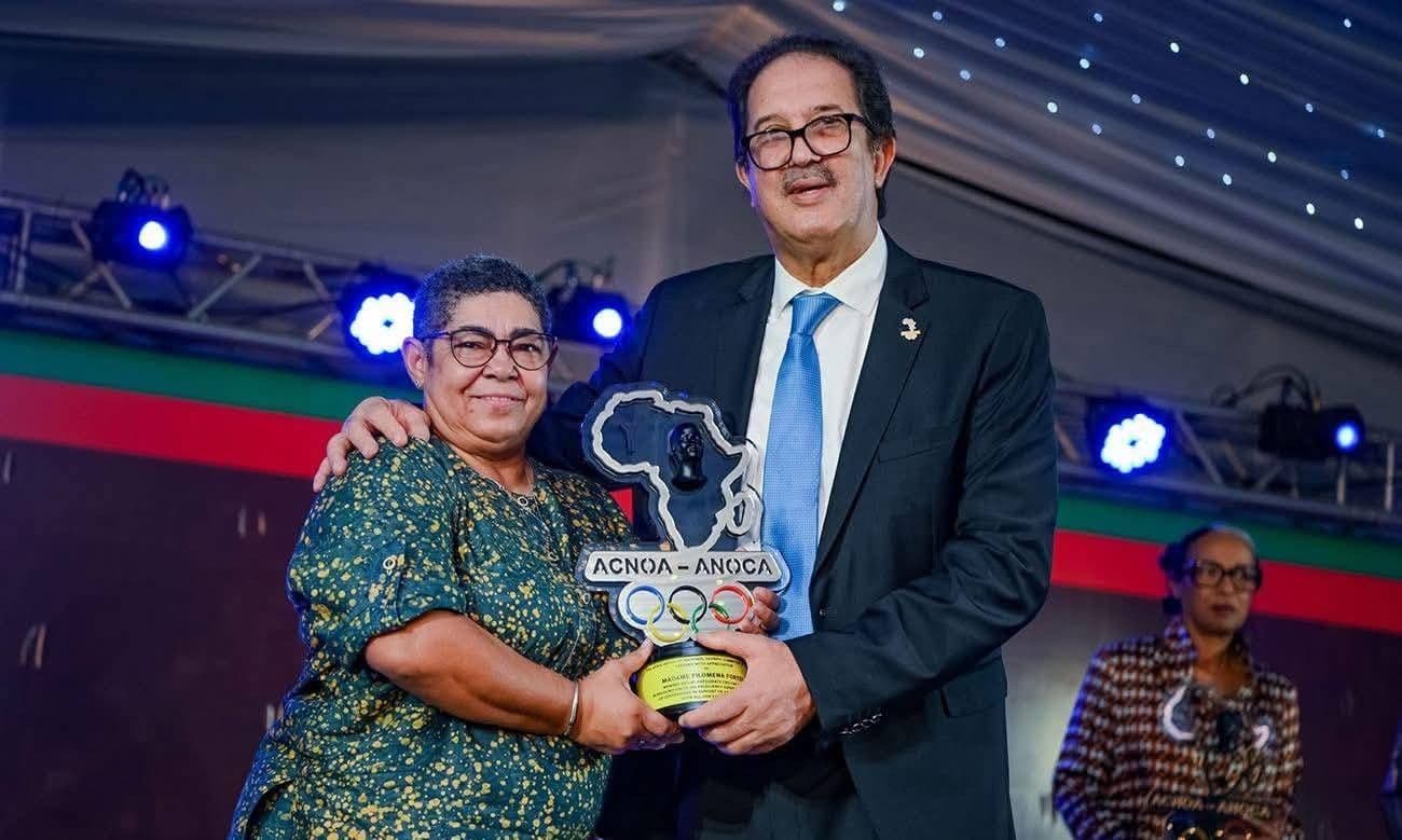 Filomena Fortes reeleita presidente do COC com a unanimidade de votos   