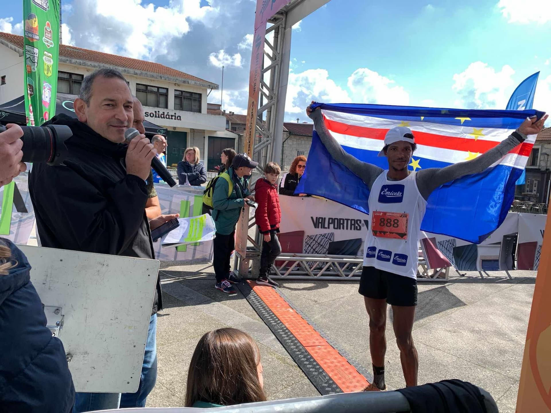 Nelson Correia, do Fogo vence Trilhos do Peleozico em Valongo, Portugal