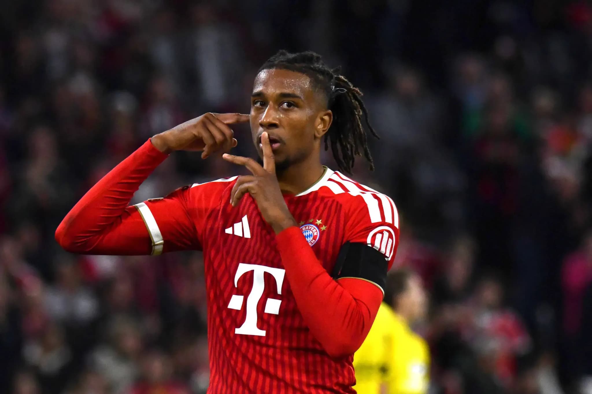Bayern prepara contrato milionário para blindar Olise