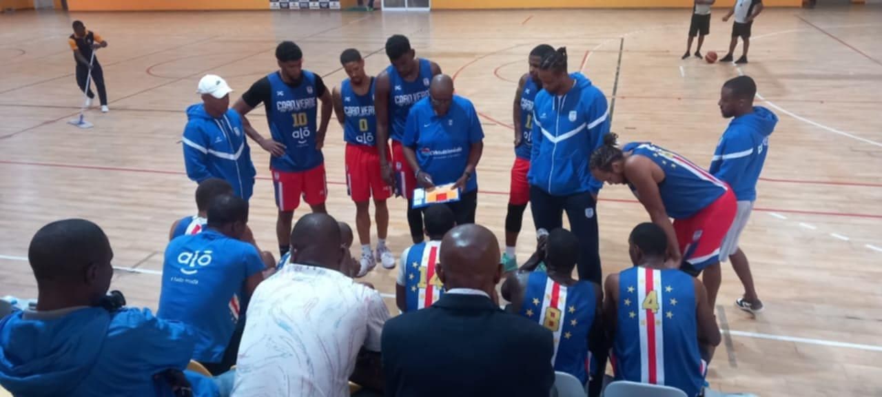 Afrobasket: Seleção Nacional de Basquetebol terminou estágio ontem em Luanda e já seguiu para Namibe onde faz os 3 jogos da 1ª fase