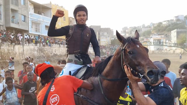 Corrida de Cavalos dia do Munícipio da Praia:  Cavalo Vulcão da Ilha do Fogo foi o grande vencedor da corrida de cavalos dia do Município da Praia 