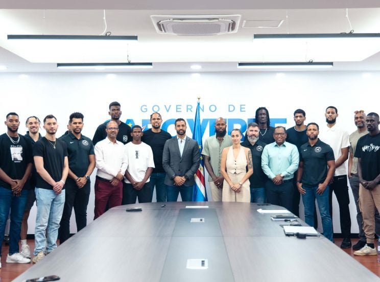 Ministro do Desporto recebe equipa Kriol Star, primeira formação cabo-verdiana na Basketball África League