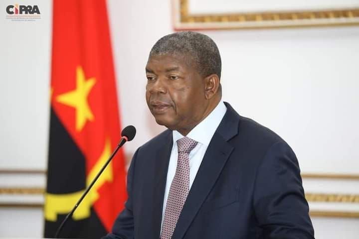 Presidente da República de Angola destaca contributo das mulheres no progresso do país