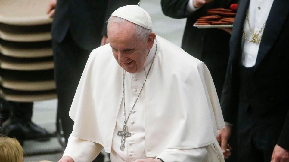 Papa Francisco será internado para tratamento de uma bronquite
