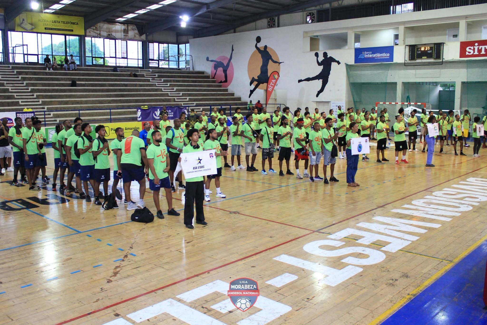 Clubes de Andebol apurados para Final Four criticam a forma como a Federação está a conduzir a organização da competição.