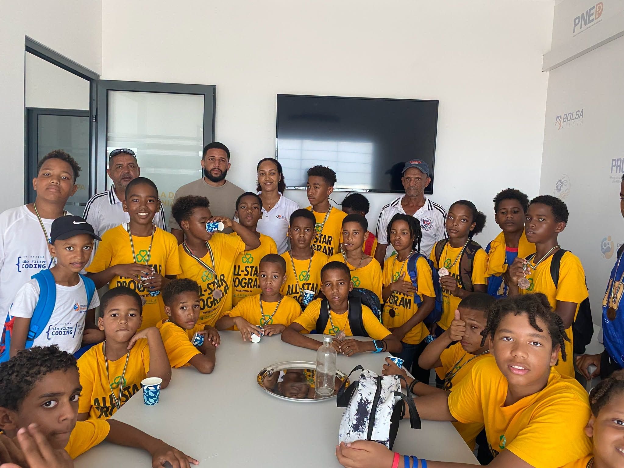 DELEGAÇÃO DO IDJ PARA A REGIÃO FOGO E BRAVA RECEBEU VISITA DA EID UNIDOS DO NORTE 