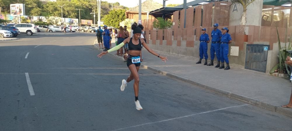 Atletismo: Edena Lima e Wiliam Sanches vencem São Silvestre Praia’2024