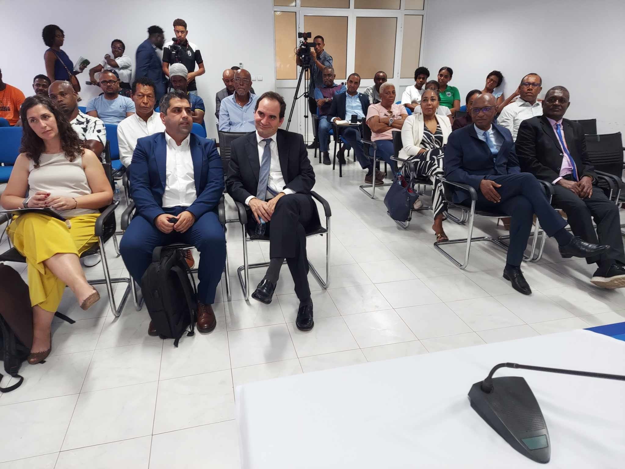 Federação C. de Futebol F assinou protocolo com Universidade de Coimbra para a criação da sua academia