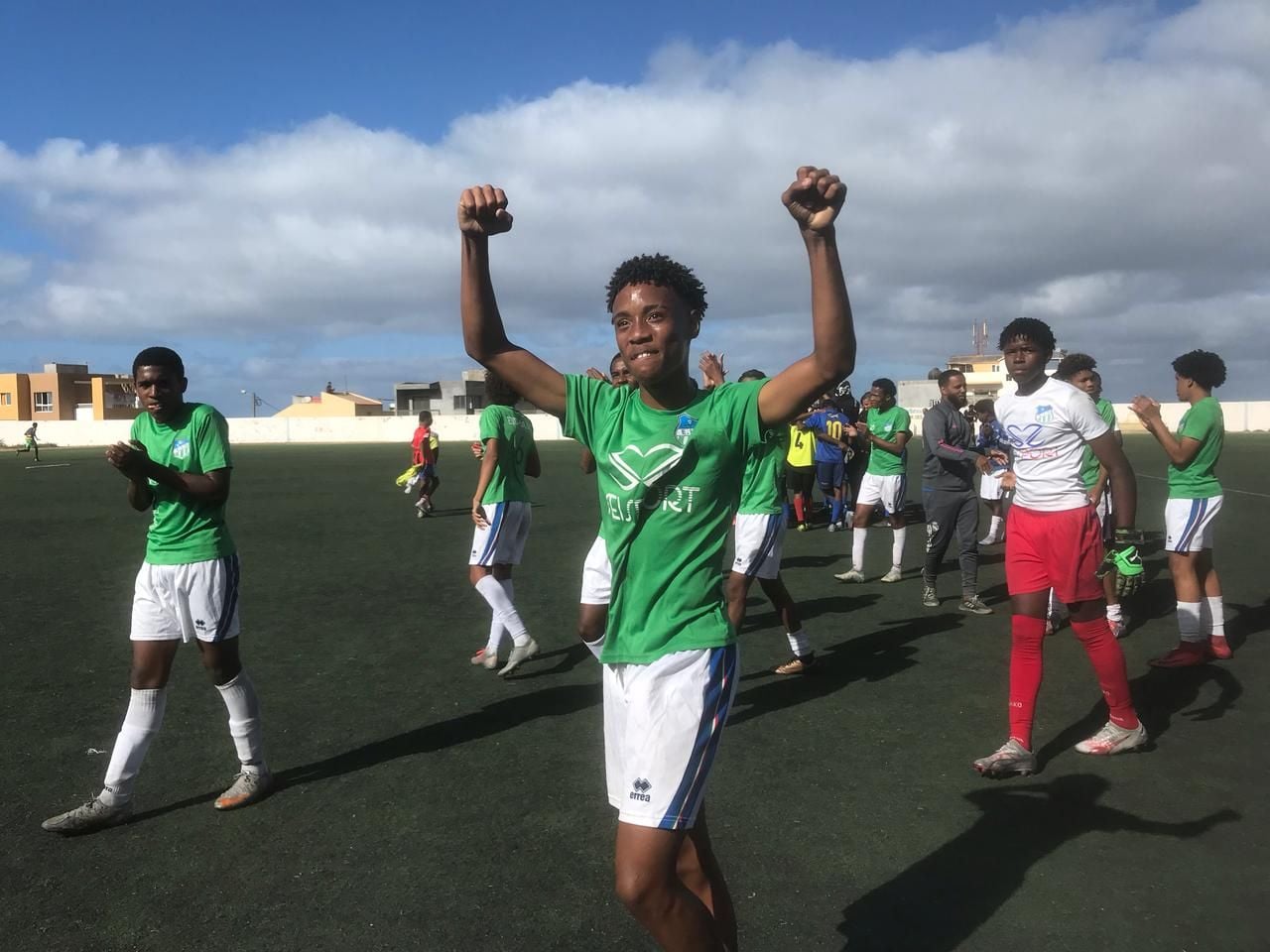 Escola de Iniciação Desportiva (EID) do Paul conquistou ontem o bi-campeonato regional de futebol sub-17 em Santo Antão Norte. 