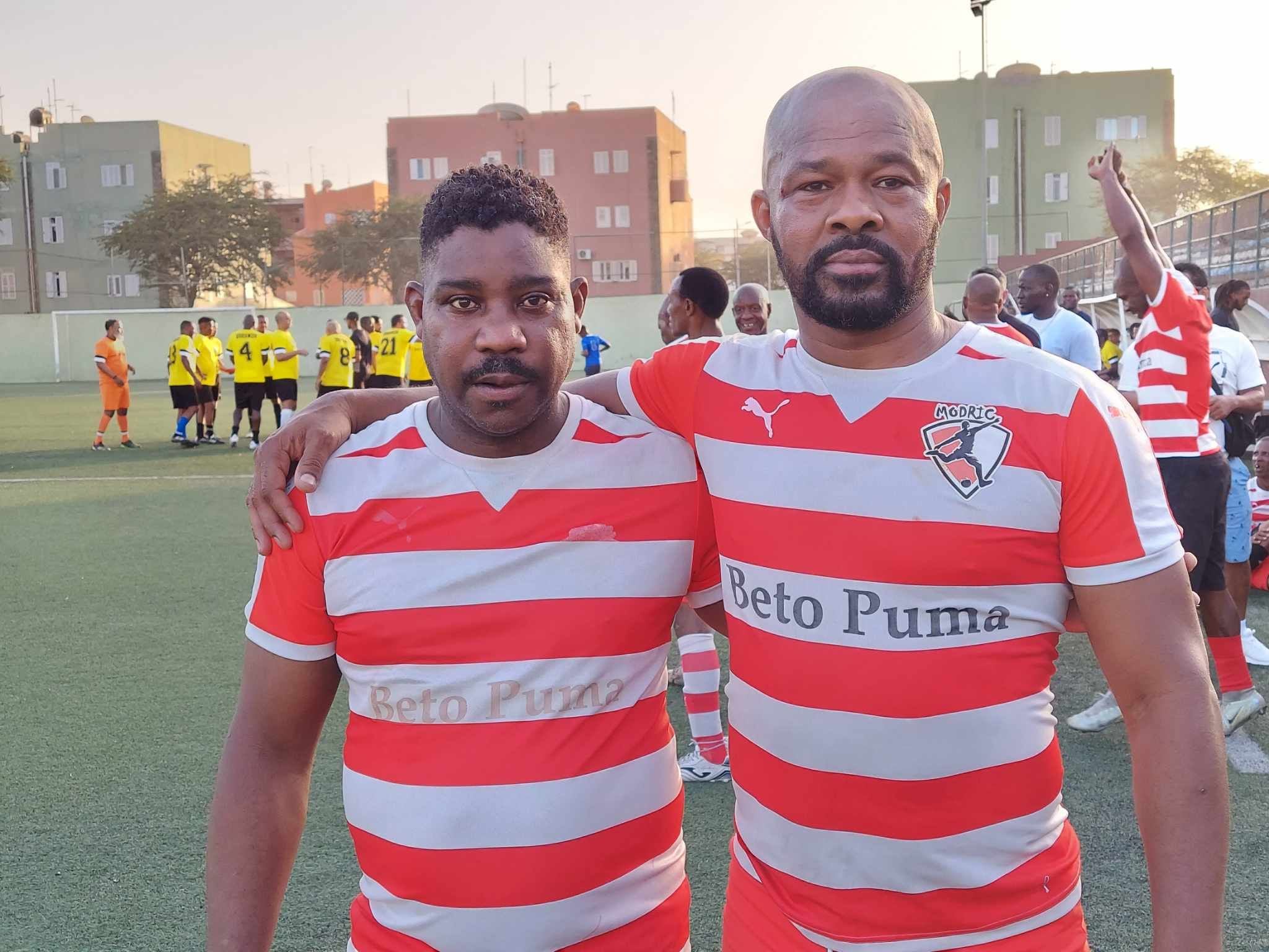 Nelo Tambarina e Zazano homenageados num jogo entre amigos e antigos colegas de futebol