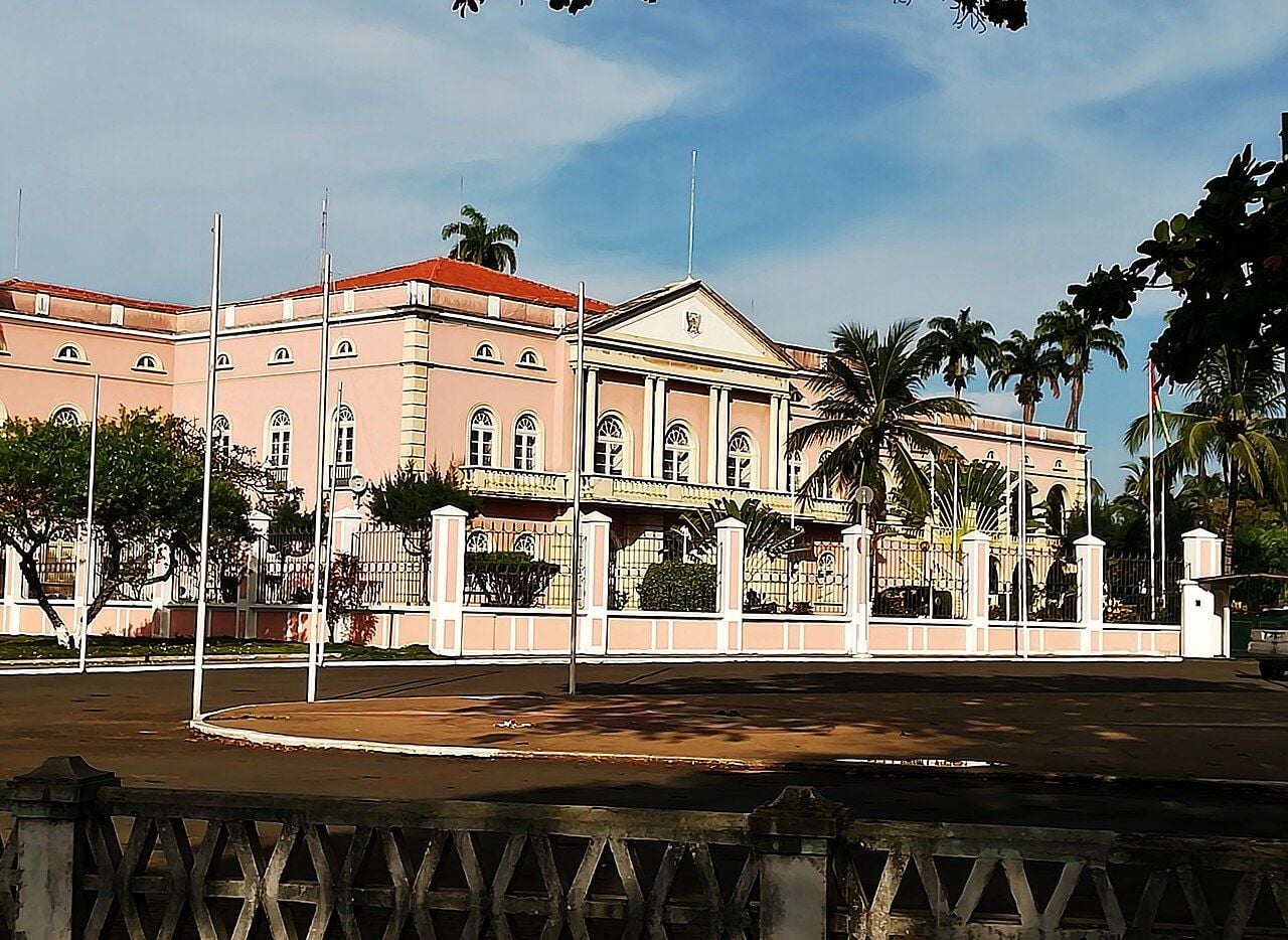 São Tomé e Príncipe, Polemica a volta das Taxas Aeroportuárias