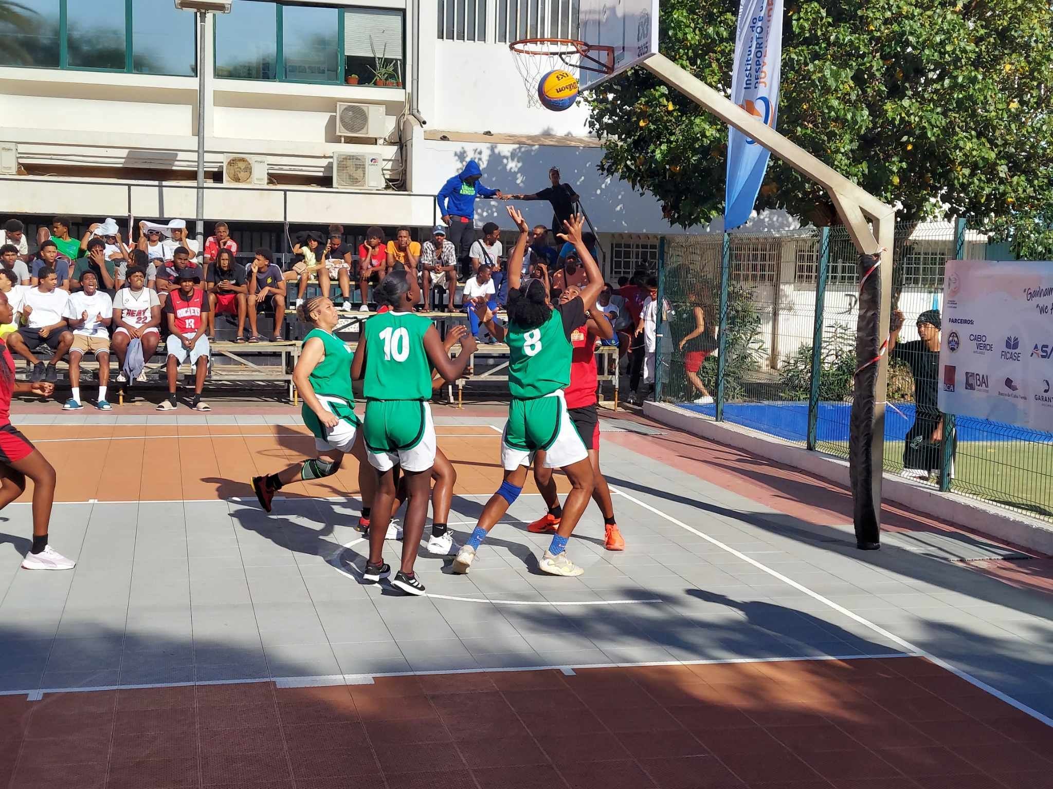 Olímpiadas do Desporto Escolar: Evento  Importante e Necessário para Formação Educativa Pedagógica e Desportiva.