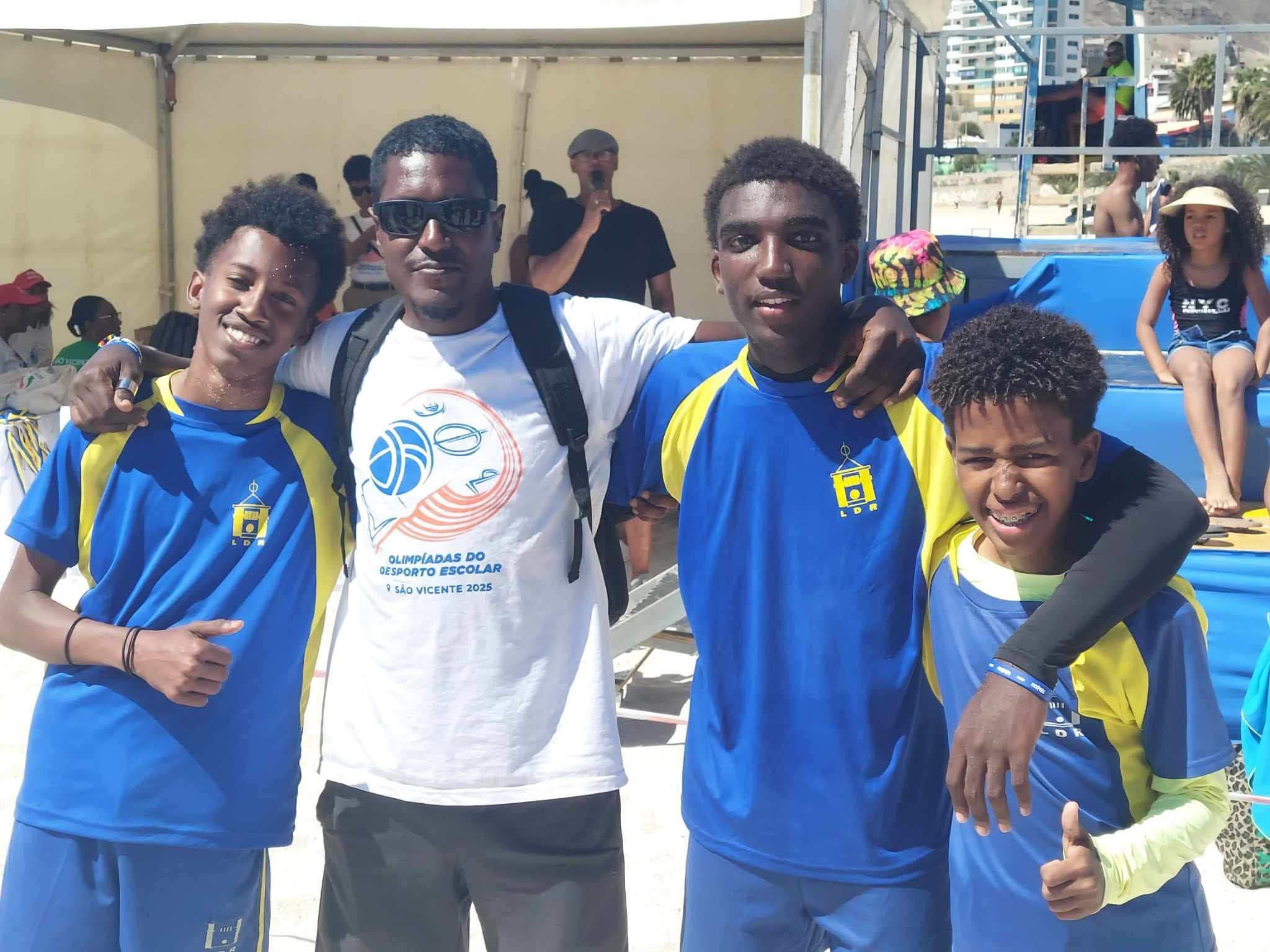 Liceu Domingos Ramos da Praia em masculino e Complexo Educativo Manuel A. Martins do Sal em feminino, são os vencedores do Torneio de Vôlei de Paria da O.D. Escolar
