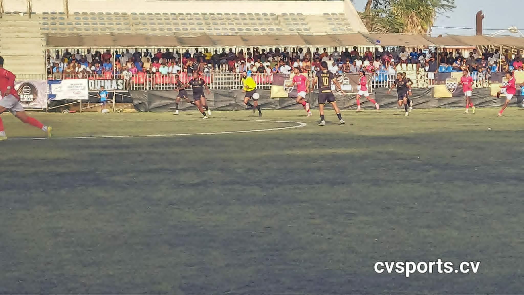 Boavista da Praia vence Mindelense de São Vicente no Estádio da Várzea 	