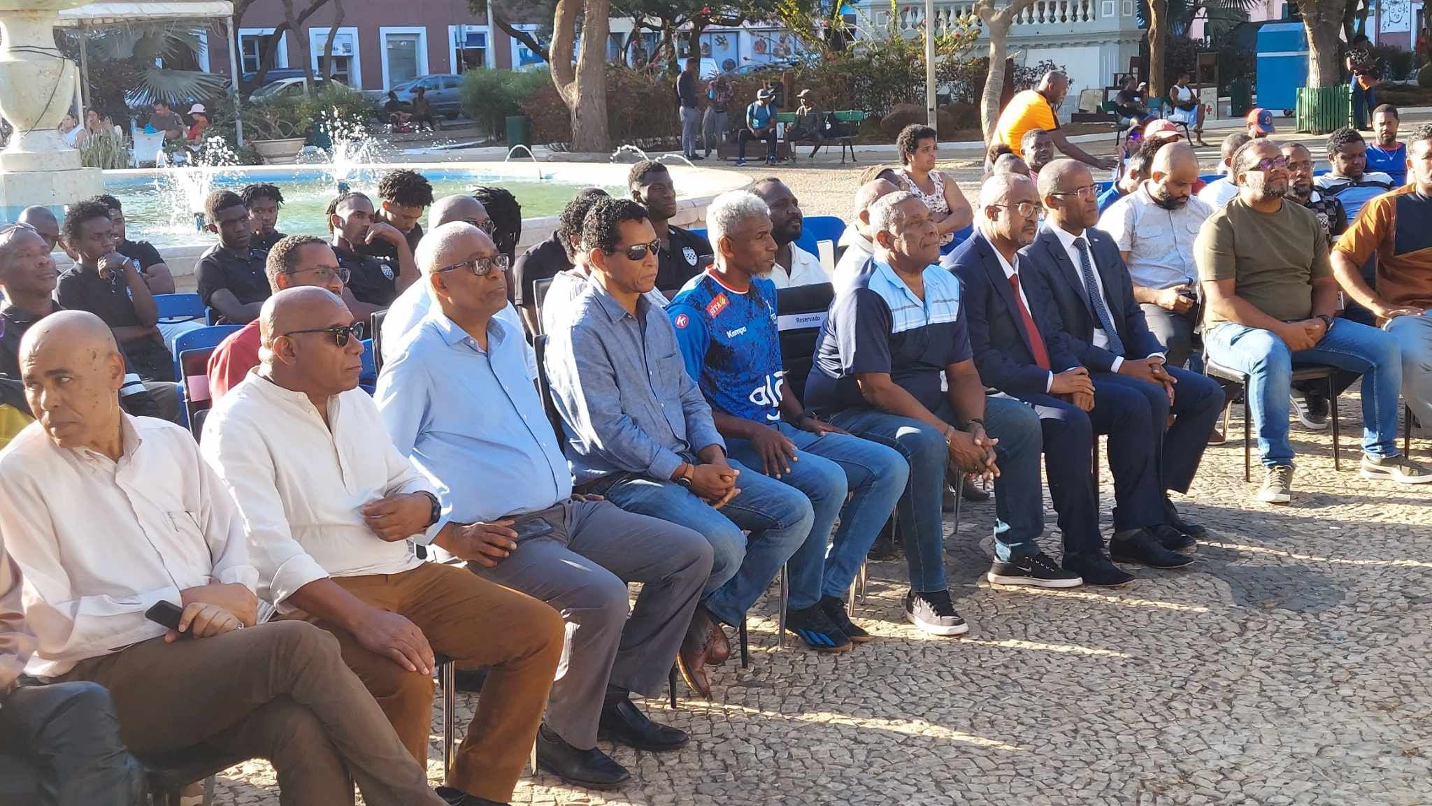 Câmara da Praia Premeia Campeões Regionais e vencedor da Taca Praia em Futebol