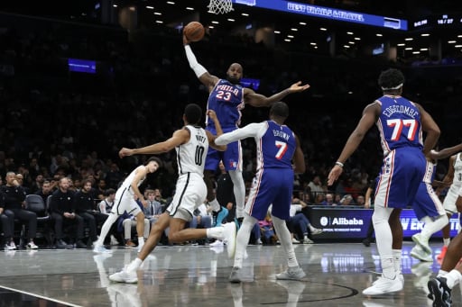 LeBron James teve um bom início em sua estreia com os 76ers e espera que as coisas melhorem ainda mais.