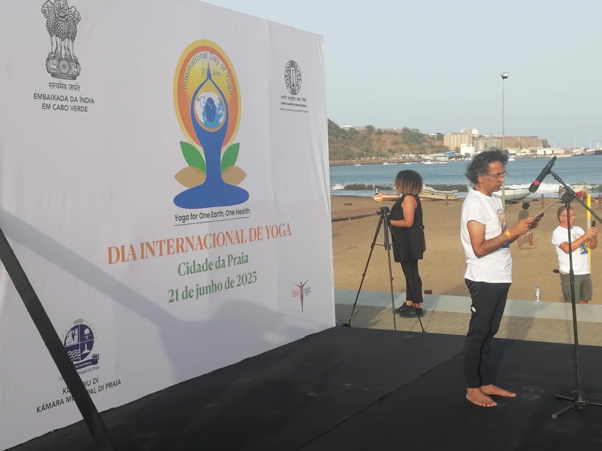 Embaixada da Índia em Cabo Verde promove sessão de Yoga para assinalar o dia internacional