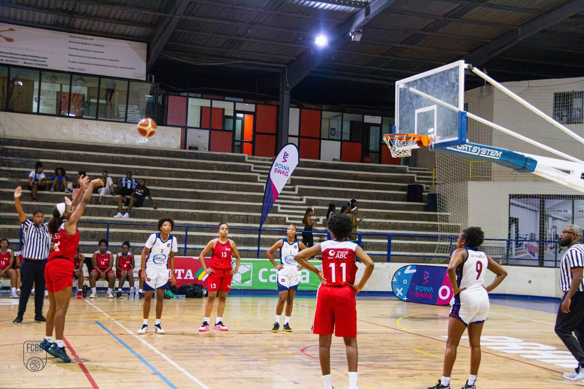 ABC da Praia e Lá Família de São Vicente discutem hoje o título de Campeã Feminino de Basquetebol