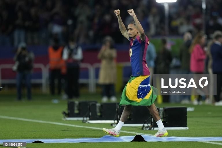 Raphinha eleito o melhor futebolista da Liga espanhola em 2024/25