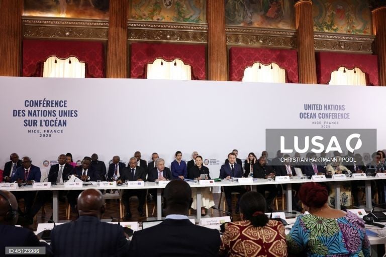 Mais de 90 países pedem tratado ambicioso para reduzir plásticos