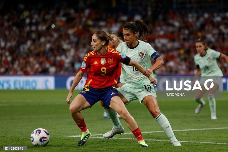 Portugal sofre goleada da Espanha na estreia do Europeu feminino