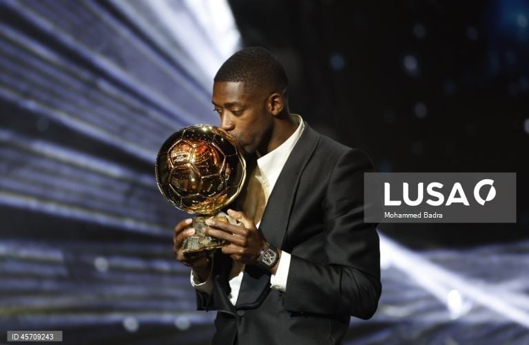 Francês Ousmane Dembélé eleito Bola de Ouro e 'hat-trick' de Bonmatí