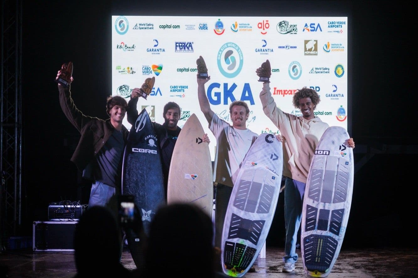 Mundial Kitesurf: brasileiro Sebastian Ribeiro e australiano James Carew vencem etapa de Ponta Preta (Sal)