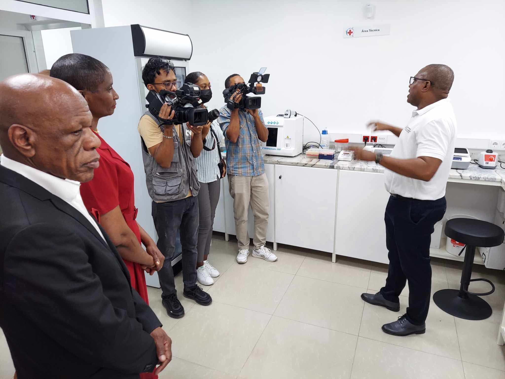 LABORATORIO DE ANALISES CLíNICAS DA CRUZ VERMELHA INAUGURADO NA FAZENDA CIDADE DA PRAIA