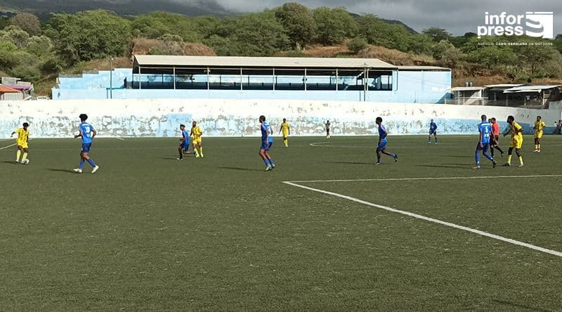 Futebol/Fogo: Botafogo conquista Taça Inter Campeões com vitória sobre Desportivo de Cova Figueira