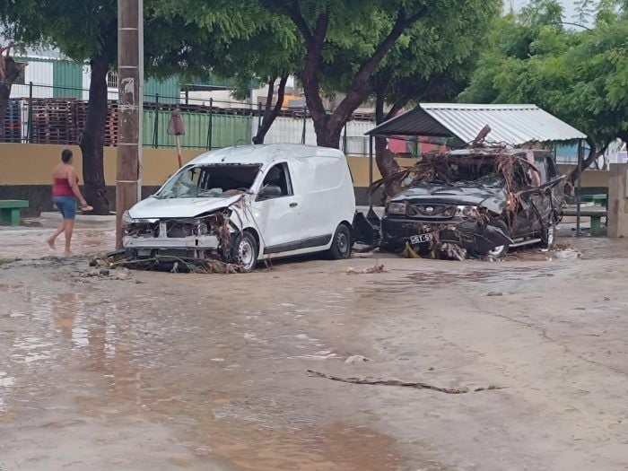 Intensas chuvas causam avultados estragos e 5 vitimas mortais em São Vicente