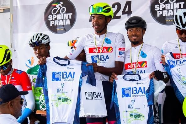 Ciclismo: Nélio Cruz da equipa de São Vicente vence o contrarrelógio do Sprint Praia 2024