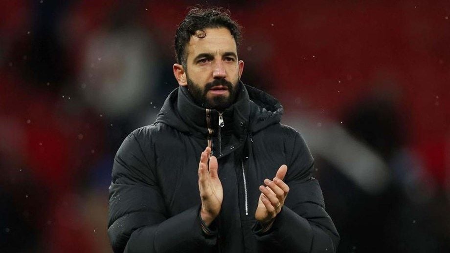 Ingleses revelam polémicas da «guerra civil do Man. United»