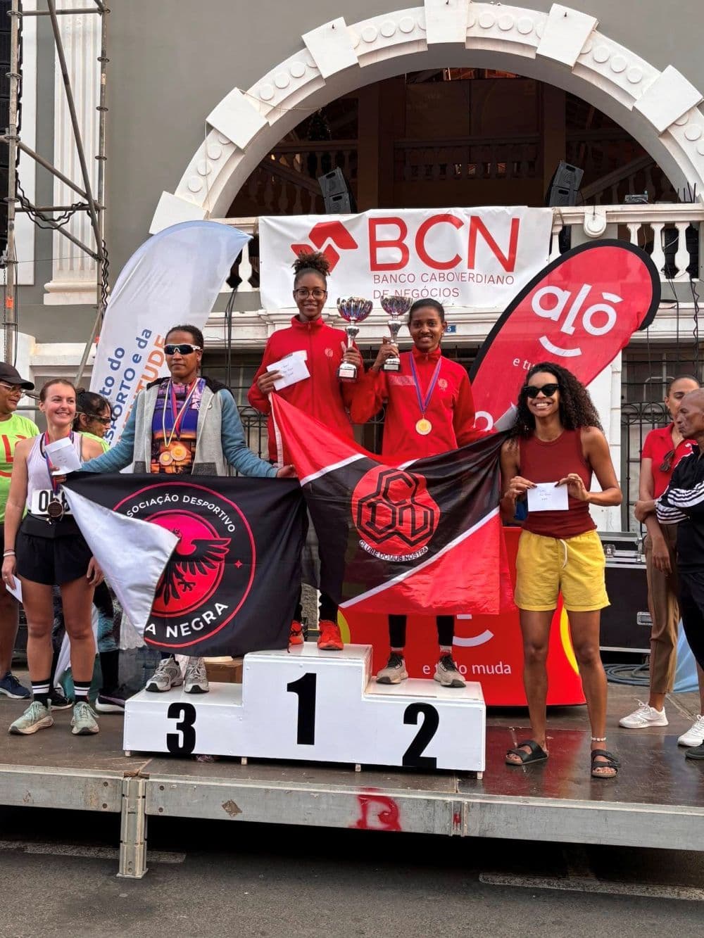Atletismo: Maria Delgado e Willian Santos, atletas de Santo Antão, vencem São Silvestre em Sâo Vicente